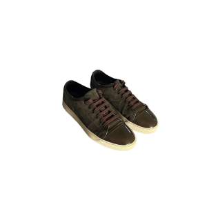 Lanvin cap toe sneakers Storlek: UK 9 Cond: 8,5/10 Pris: 1995:-  Skriv pm för mer information 