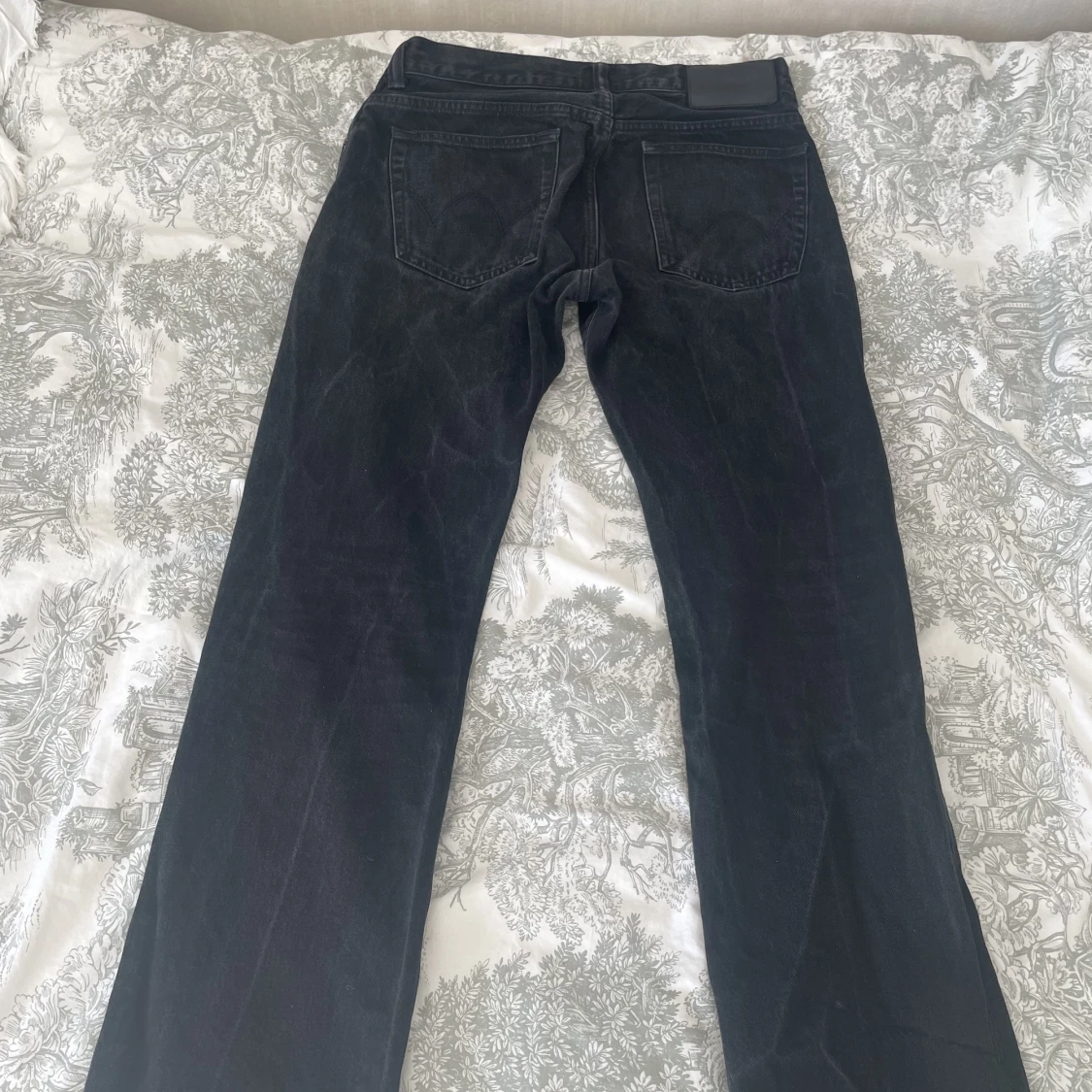Svarta jeans  - 90