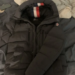 Moncler grenoble  - Jag säger min Moncler grenoble vinterjacka storlek M