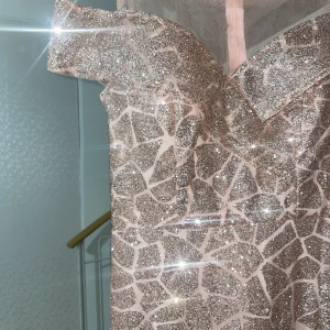 Festklänning  - Alldrig använd 