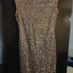 Klänning  - Ny klänning 