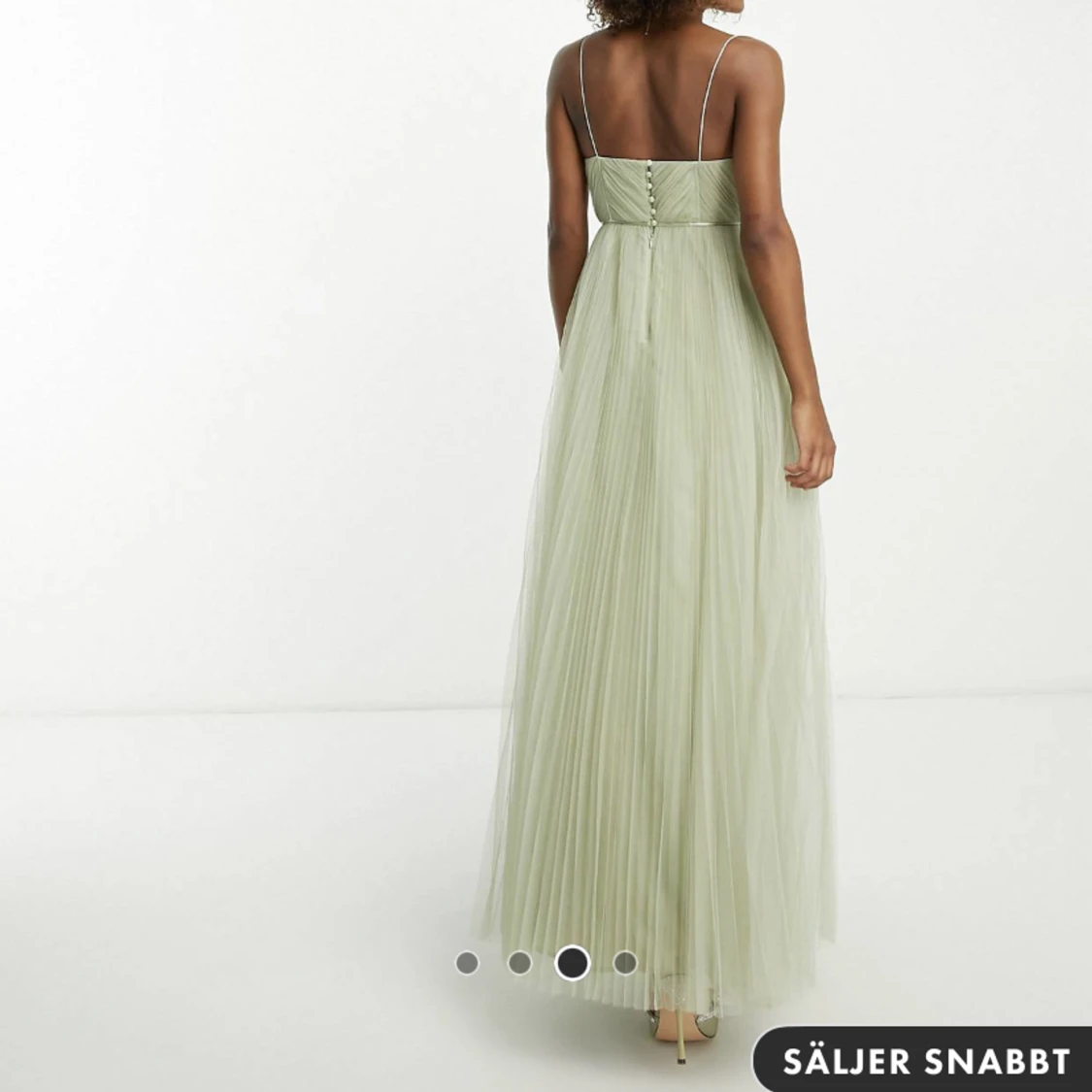 Oanvänd balklänning slutsåld från ASOS - 90