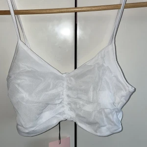 Mesh top - Mesh topp vit från missguided, passar XXS eller mindre XS 