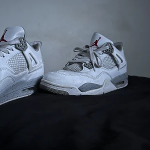 Jordans 4s - Jordans 4s i storlek 43 har tyvärr inte kartonger kvar  kan mötas i Örebro eller fraktas