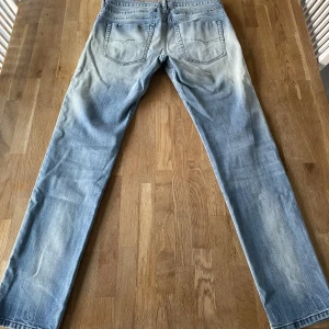 Diesel D-bazer tapered - Använda fåtal gånger storlek 30 midja 32 längd