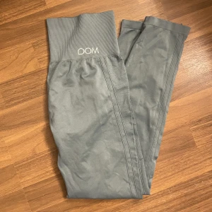 Tränings-tights - Knappt använda dvs bra skick. De är grön/blå typ. Kan skicka bättre bilder om man vill 💓