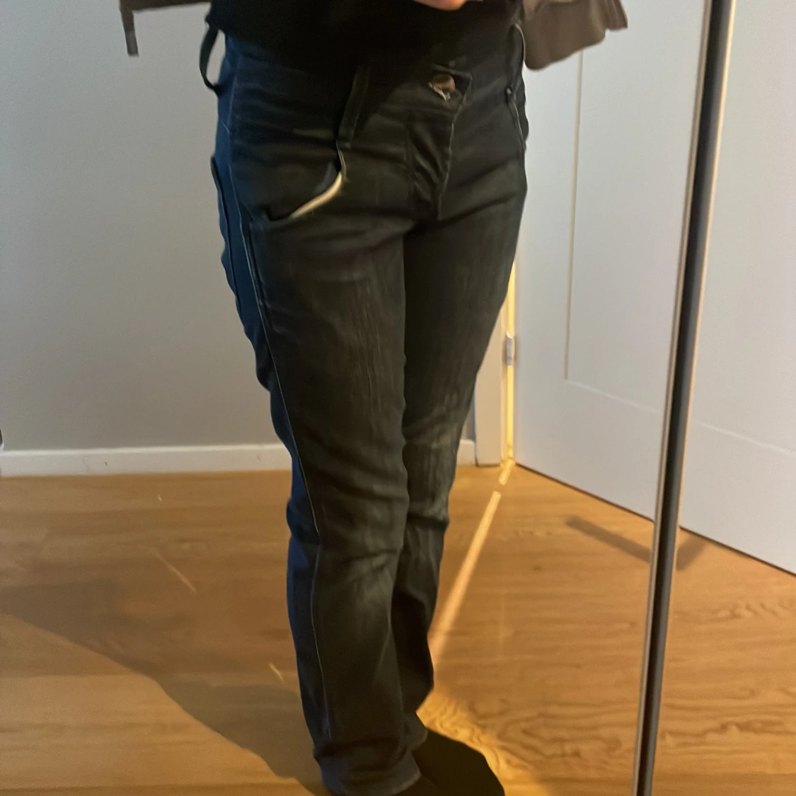 Low waist/ mid Rise jeans