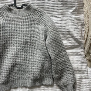 Tröja - Stickad grå tröja, mjuk och bra skick! Storlek S🩶