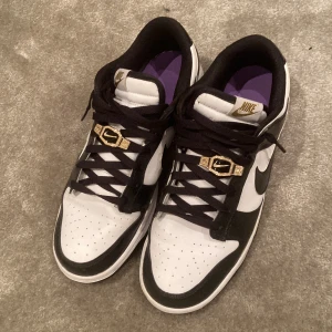 Nike dunk panda  - Köpt för 2300 använda ett fåtal gånger 