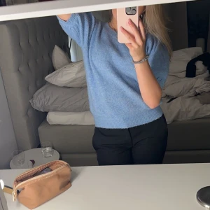 Topp vero moda  - Jätte söt topp från vero moda, kommer inte till användning längre💙 