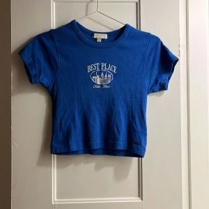 Pull and Bear - En fin tröja! Som Tyvärr inte kommer så mycket till användning. Använd 2 gånger ungefär, Som nyskick. Skriv för fler bilder!💕