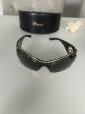 Äkta Chopard glasögon (Dam) - Nypris 9000  Säljs för 1500kr pga att kvittot är försvunnet.