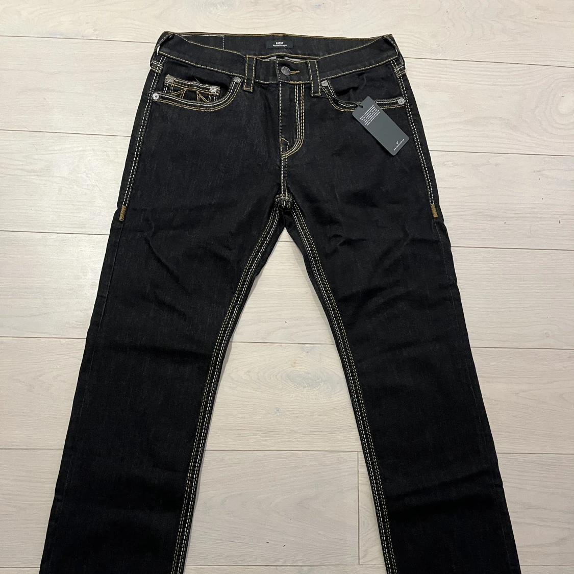 Riktigt snygga Trueys med frän stitching - 90