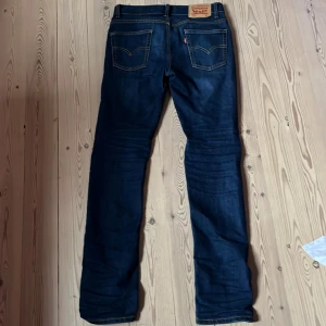Levi’s 510 för barn - Levi’s 510 för barn. Liten i storleken så passar barn som är yngre än 14 också. Använda sällan.