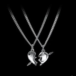 MARIA NILSDOTTER  - den högra delen av maria nilsdotter halsbandet pris kan diskuteras 