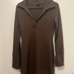 Klänning  - Storlek S