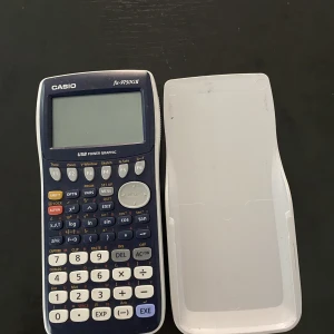 Miniräknare  - Hej jag tog studenten i år. Jag säljer två casio mini räknare som funkar helt och hållet. En för 700, två gör 1300