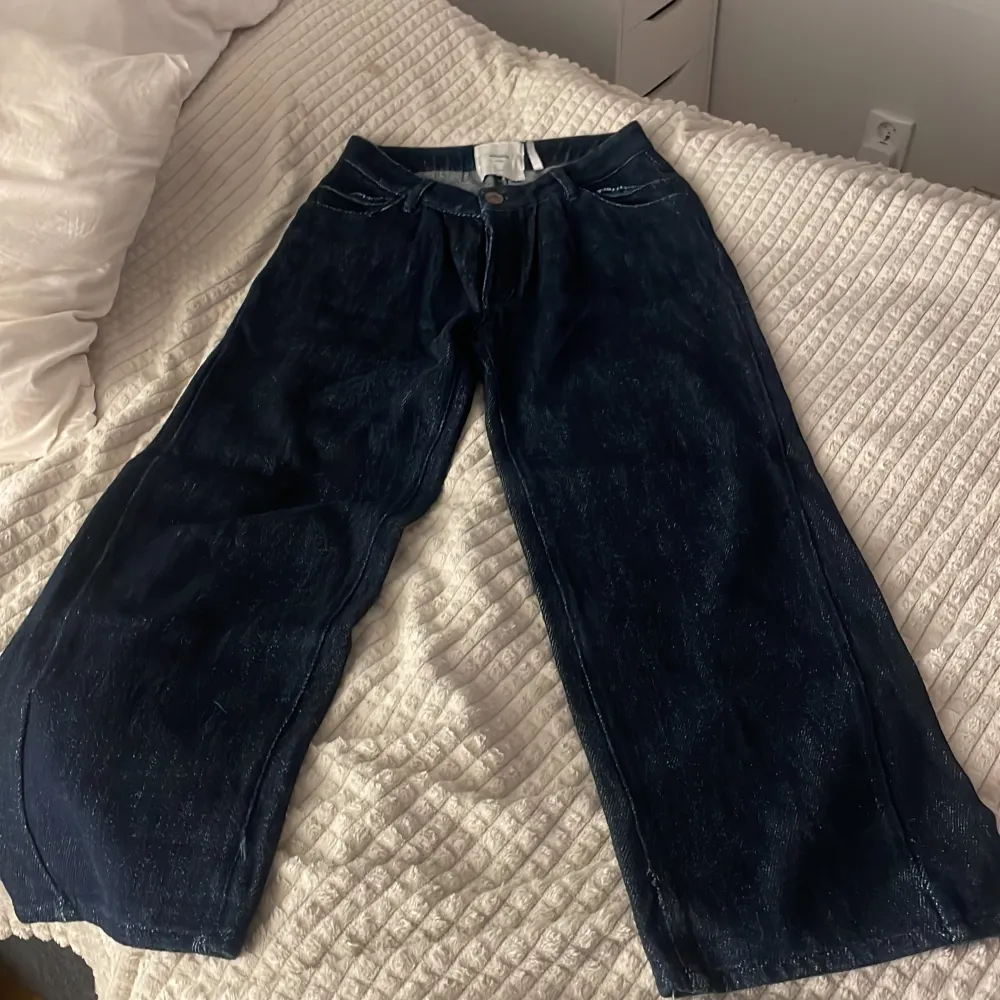 Väldigt baggy jeans, oneteaspoon jeans, storlek 26, aldrig använt . Jeans & Byxor.