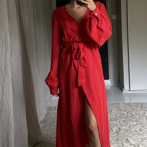 Röd klänning från missguided - Knappt använd