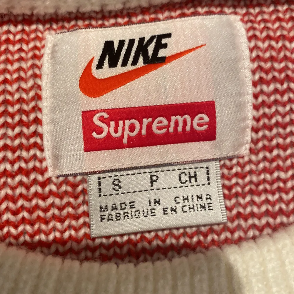Supreme x Nike Knitwear Köpt på stockx Buda gärna. Hoodies.
