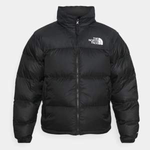 Säljer nu min 1996 retro nuptse jacka då jag köpt en ny. Köptes förra vintern och har inga tecken på användning.