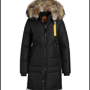 Para jumper jacka  - Säljer min para jumper jacka (mörk brun) eftersom jag inte använder den längre, har inga slags defekter, den är i bra skick och i storlek xs. Köpt för runt 10 000kr men säljer för 3500kr- pris kan även diskuteras! 