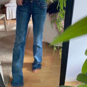 Skitsnygga jeans från diesel! Bra skick och lite långa på mig som är 164cm😇