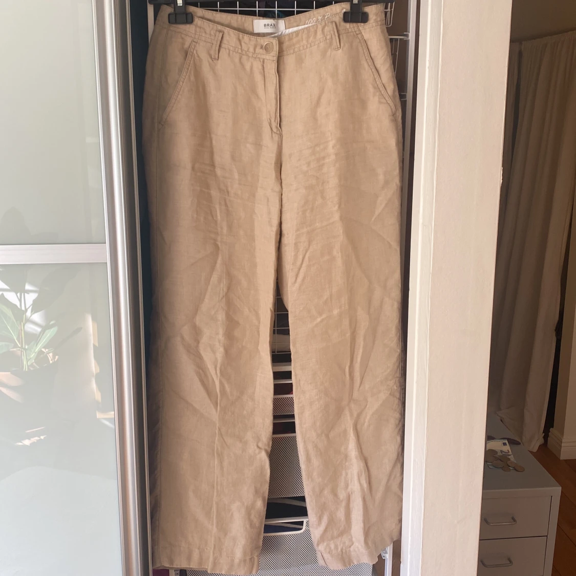Beiga linnebyxor