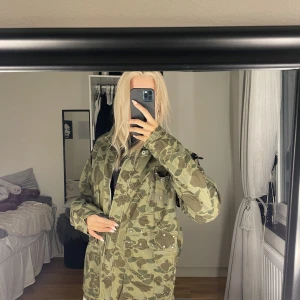 Jacka - Jacka/kappa frpn zara, storlek 26