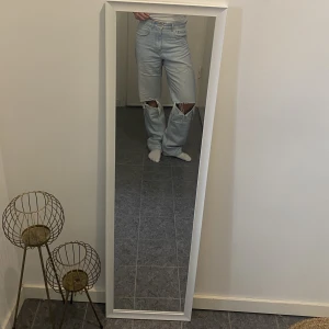 Baggy jeans - Mina absolut favoriternas som är för små i midjan för mig. Flexibel  med pris så tveka inte på att höra av dig💓