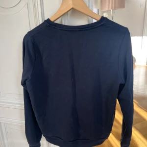 GANT - tröja - Säljer pga att den inte används längre. Mycket snygg! 