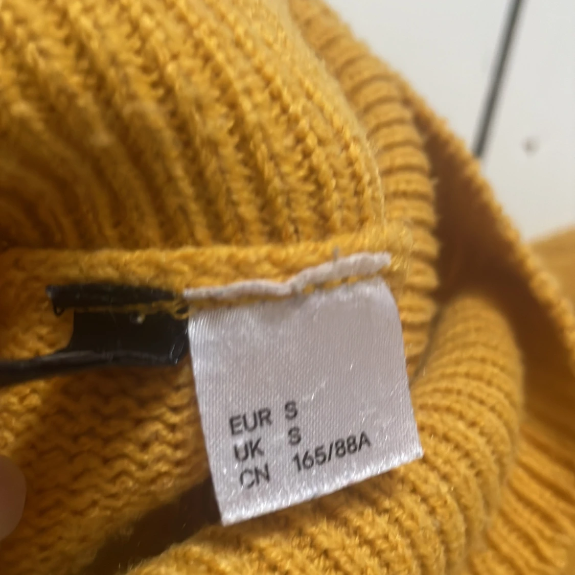 Senapsgul polotröja  - 91