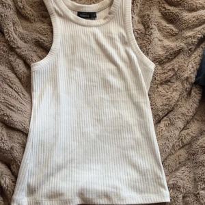 Finlinne  - fint linne från kappAlh. aldrig använts och är i väldigt bra skick.  kontakta mig om ni skulle vilja ha mer info💕