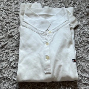 Tommy Hilfiger  - En jättefin Tommy Hilfiger tröja i ett jättefint skick 