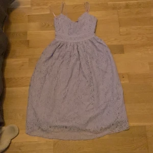 Klänning  - Fin klänning i storlek 34