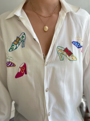 Skjorta Gulins - Skjorta i S/M  Fint skick!