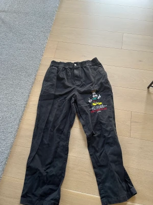 Buttergods byxor - Typ aldrig använt men jävligt sköna att ha på sig, inga märken eller hål 