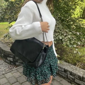 Stickad tröja från Bershka - Säljer denna söta stickade tröja från bershka💕