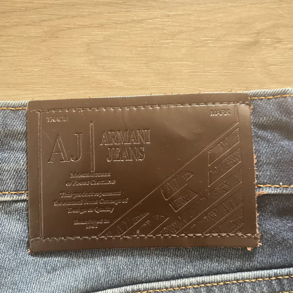 Nya oanvända Armani jeans i storlek 32/32. Köparen står för frakten. Jeans & Byxor.