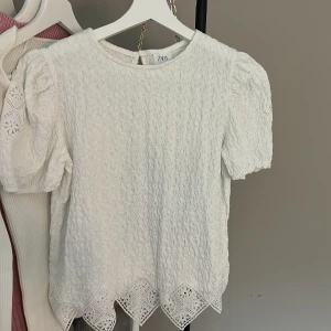 Zara Topp - Vit topp från zara barn!