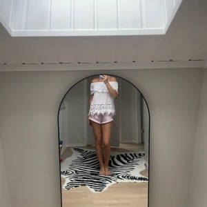 Tipp - Söt topp. Perfekt till stranden eller utomlands. Går att ha offshoulder oneshoulder och som bandou. 