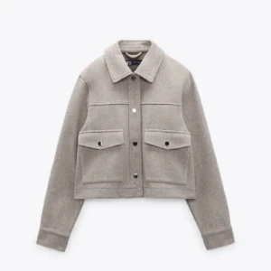Zara kappa beige🤍 - Jätte fin kappa till hösten nu från zara Str xs men passar absolut s Använd ett fåtal gånger, men den är som ny; inga fel eller märken på den, inte nopprig heller Köpt för 399 säljer för 280 kan gå ner vid snabb affär