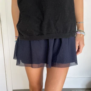 Glitter kjol💖 - Superfin mörkblå glitter kjol! Barnstorlek men stretchig så den passar xs-m❤️‍🔥