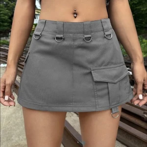 Minikjol  - Nypris: 169kr. Använd en gång! Har inbyggt shorts under! Frakt börjar från 36kr 