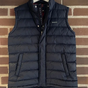 Gant väst  - Gant väst  176cm/16 år - (passar alla som har smal)