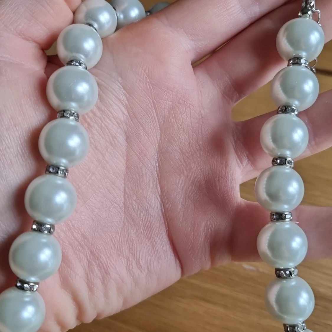 Pärlhalsband med strass  - 91