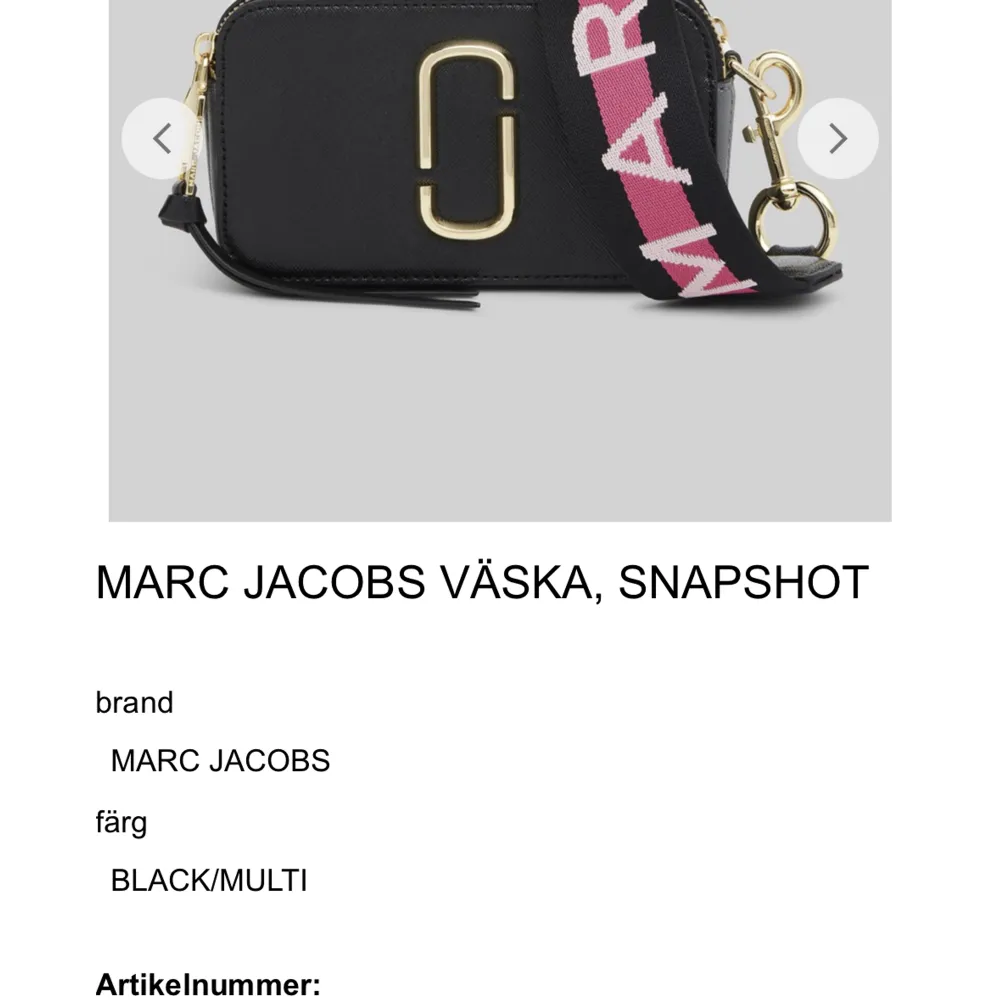 Marc Jacobs väska snapshot, med det mest sällsynta bandet och går inte att köpa längre! Så snygg! I svart och rosa med guld detaljer, köpte väskan och bandet ihop när Jackie i mall hade fått in den i begränsas upplaga, köpte den för 4500kr  . Väskor.