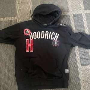 hoodrich hoodie - Säljer min hoodrich hoodie då jag inte använder den längre. 