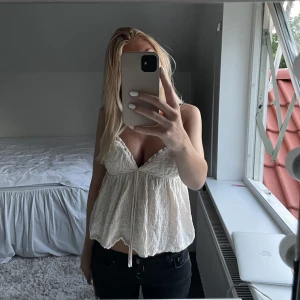 Zara topp - Supersöt topp ifrån zara som är slutsåld💓💓storlek m men passar även s 