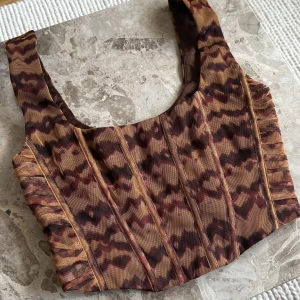 Bustier, Zara - Oanvänd bustiertopp från Zara, toppen är i meshtyg❣️